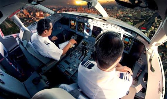 خلبان ‌ها در طول پرواز به‌جز هدایت هواپیما دیگر چه می‌کنند؟