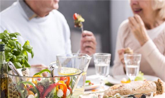 مواد غذایی مورد نیاز برای سالمندان در دوران کرونا/ اینفوگرافیک