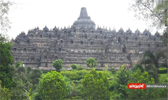 بوروبودور بزرگترین معبد بودا در طبیعت زیبای اندونزی