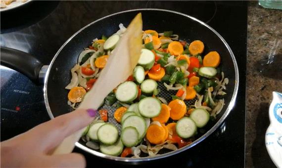 غذایی خوشمزه و آسان بامرغ و سبزیجات در 30 دقیقه