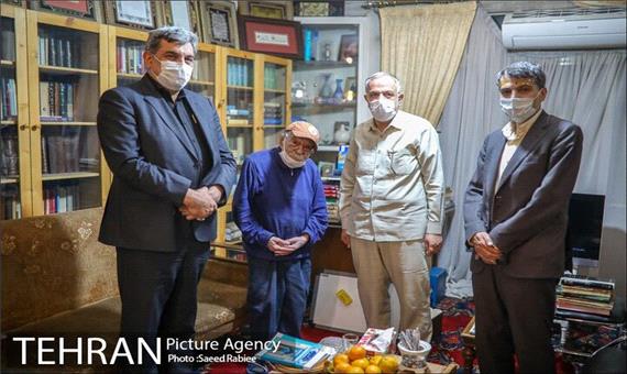 قلب تهرانشناس 96 ساله همچنان برای تهران می تپد