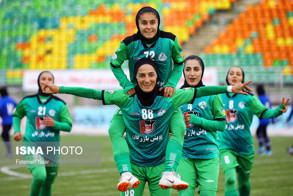 آریا بانو