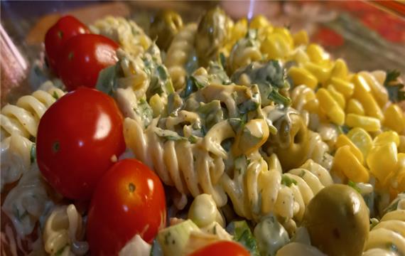 طرز تهیه سالاد ماکارونی با مرغ همراه با دستور پخت