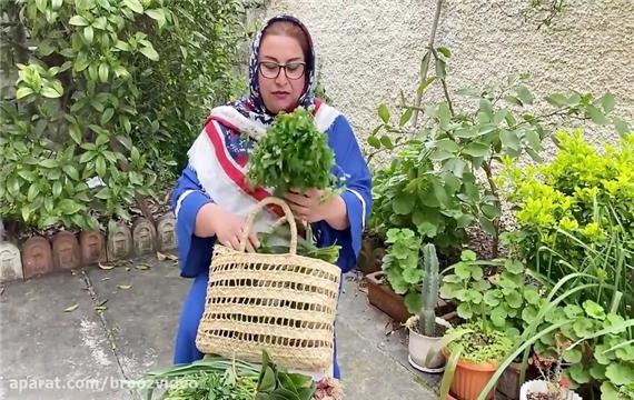 طرز تهیه قورمه سبزی خوشمزه با سبزی محلی / آموزش آشپزی قورمه سبزی