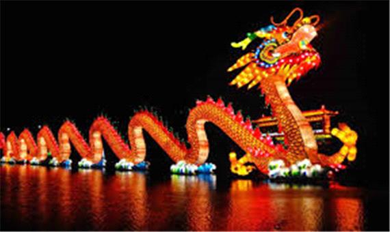 اجرای نمایش سنتی اژدها در آب به مناسبت سال نوی چینی