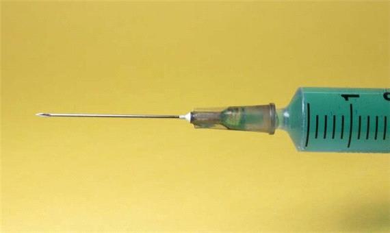 خطر واکسن‌های تقلبی کرونا در بازار سیاه/ لزوم استفاده از ظرفیت داروخانه‌ها
