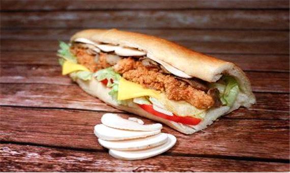 «ساندویچ فیله مرغ سوخاری» بسیار ساده و خوشمزه