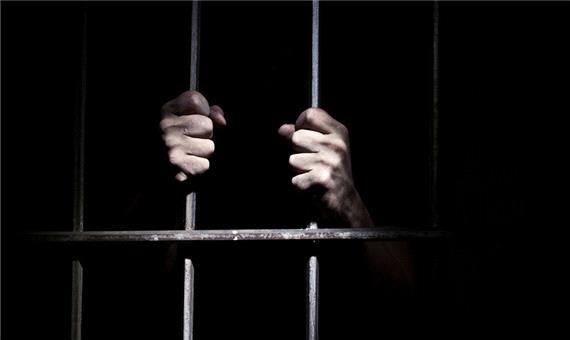 6 سال زندان بخاطر سنگ‌پرانی