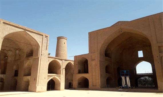 حمله موریانه‌ها به مسجد جامع اردستان