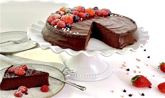 روشی عالی برای تهیه «کیک خیس شکلاتی» خوشمزه و بهاری