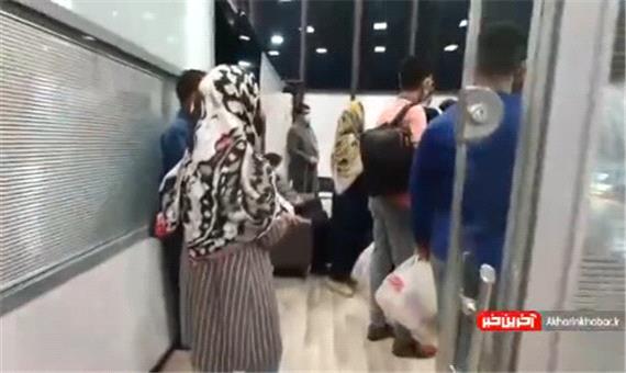 اعتراض مسافران در فرودگاه مهرآباد بخاطر تاخیر های متوالی پرواز تهران به اهواز
