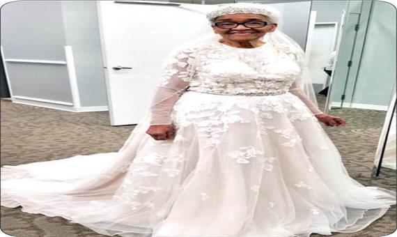 بانوی 94 ساله سرانجام لباس عروس پوشید!