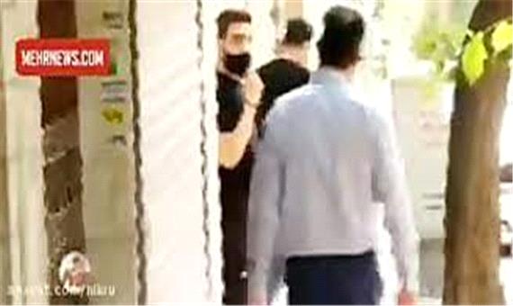 لحظه دستگیری غافلگیرانه پزشک قلابی مسلح توسط پلیس تهران!