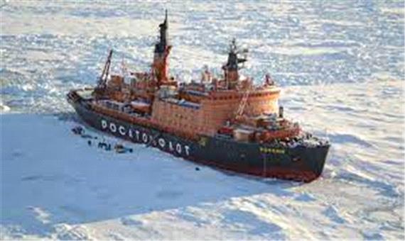 فیلمی از یک کشتی یخ شکن غول آسا