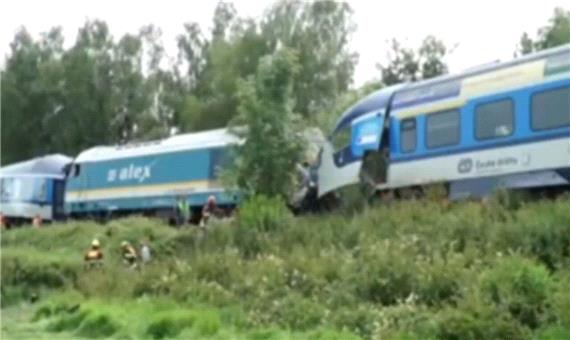 تصاویری از محل وقوع تصادف مرگبار دو قطار سریع السیر