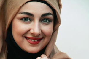 چهره ها/ ویدا جوان با لباس مخصوص اتومبیل رانی