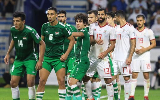 خاکریز روی زمین فوتبال
