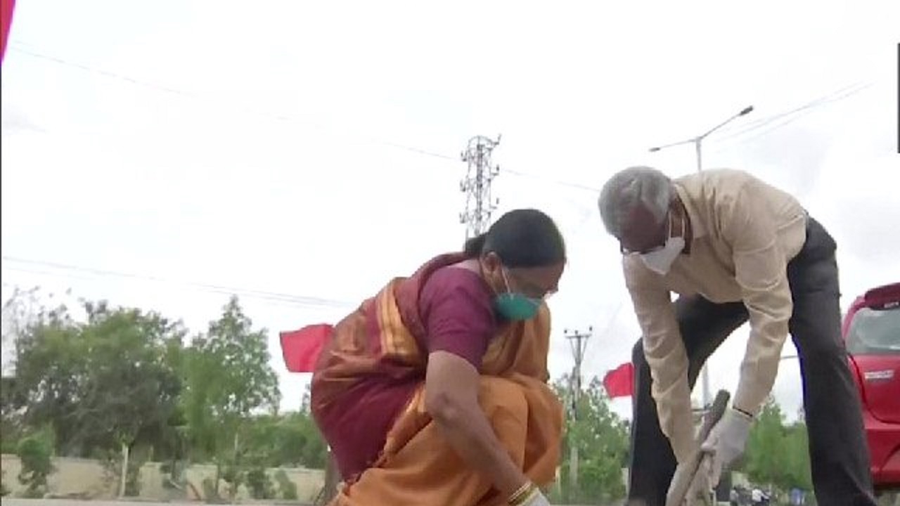 زوجی که در کشورشان، دکتر جاده لقب گرفته اند!