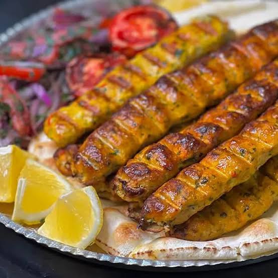 کوبیده مرغ رستورانی و خوش طعم