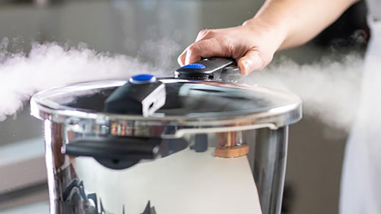 انفجار وحشتناک زودپز در آشپزخانه