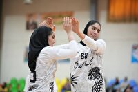 بافق با شکست استقلال صدرنشین شد