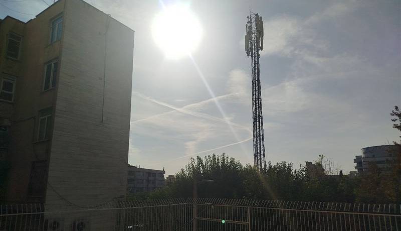 ماجرای ابرهای خطی در آسمان تهران چیست؟