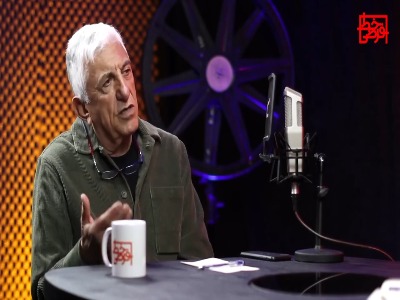 رضا کیانیان چطور با هما روستا آشنا شد؟