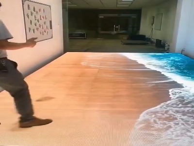 ساحل رو به اتاقش آورده !