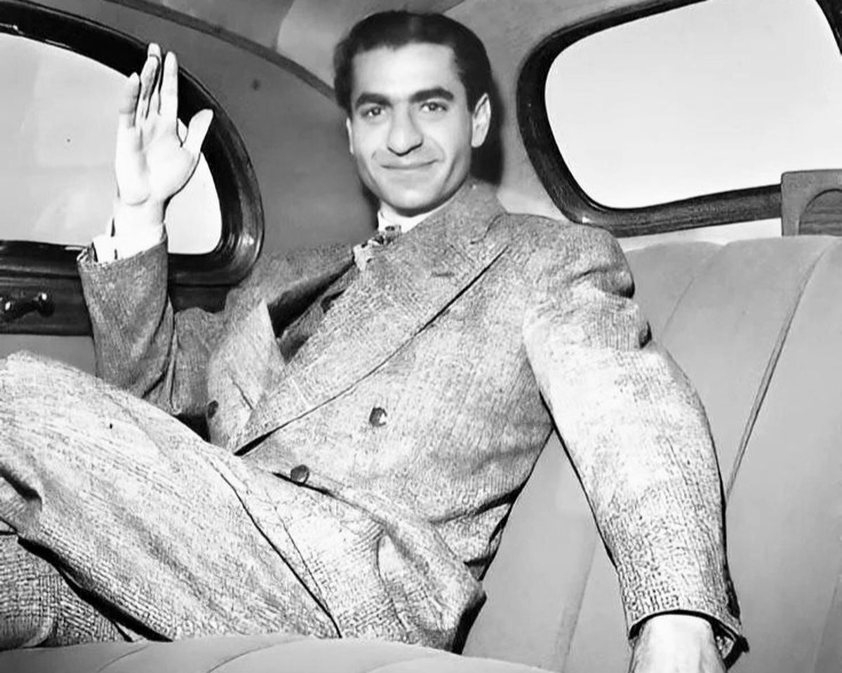 محمدرضا پهلوی با مرسدس بنز ۶۰۰ پولمن لیموزین