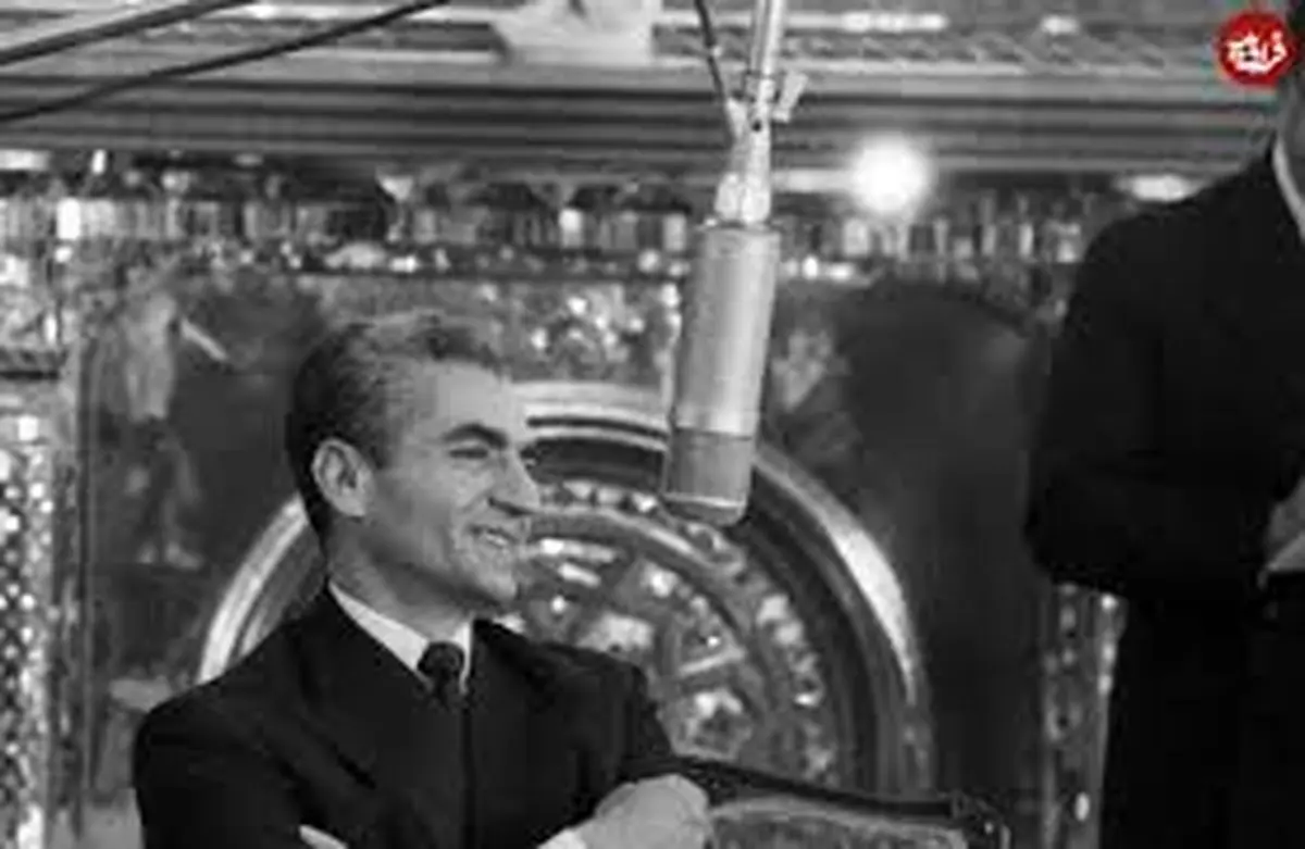 سفر در زمان؛ یادداشت‌های علم، چهارشنبه ۲۹ فروردین ۱۳۵۲: شاه به شهبانو گفت «تو را نایب الحکومه کویر خواهم کرد»