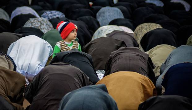 مردم تهران «نماز باران» می‌خوانند