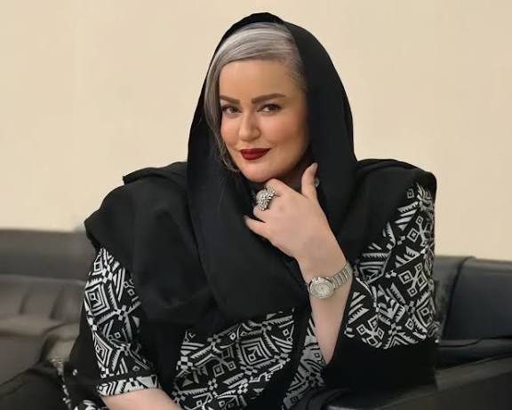 سورپرایز تولد ۵۱ سالگی نعیمه نظام دوست در مراسم اکران فیلم سینمایی کج پیله