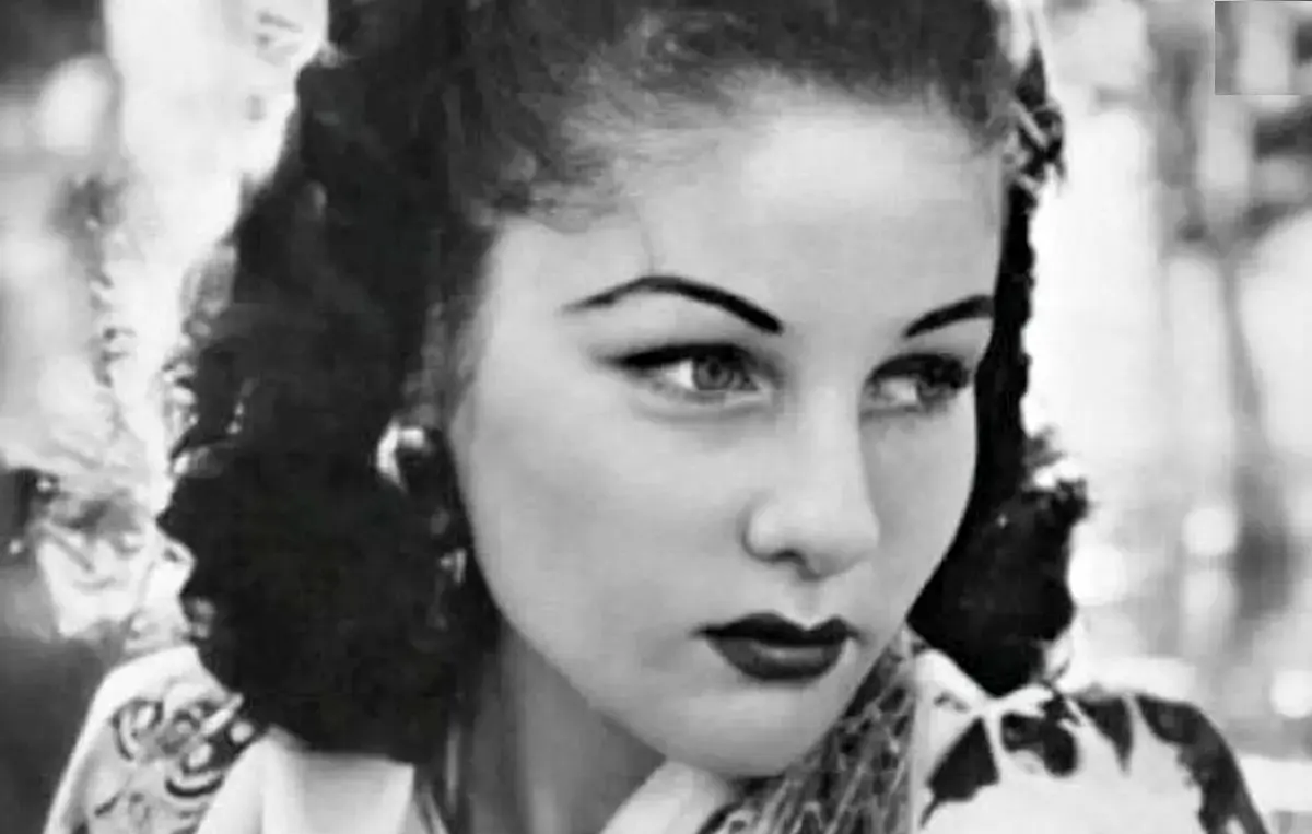 سفر در زمان؛ دیدار «شمس» و «غلامرضا پهلوی» با «فوزیه» در پیری؛ سال ۵۷/ عکس