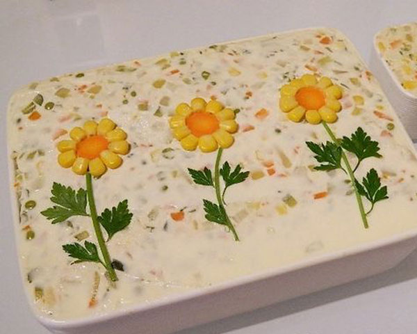 تزئین زیبای سالاد الویه