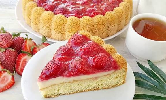 کیک کرمدار توت فرنگی ، خوشمزه و بی دردسر
