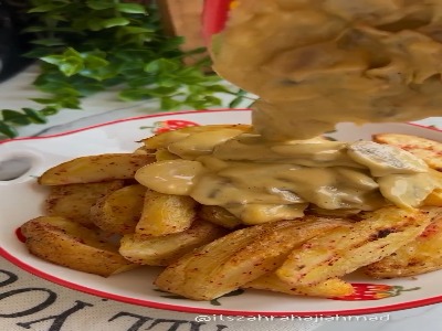 سیب زمینی با سس قارچ