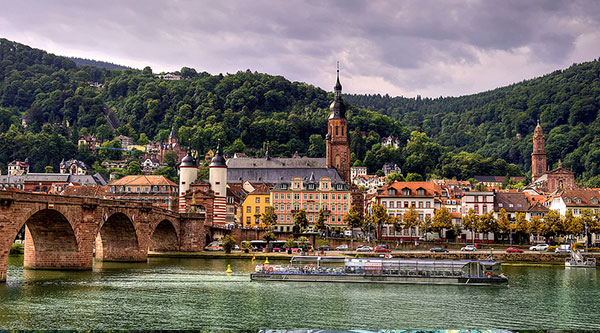 صبح زیبا در شهر هایدلبرگ آلمان