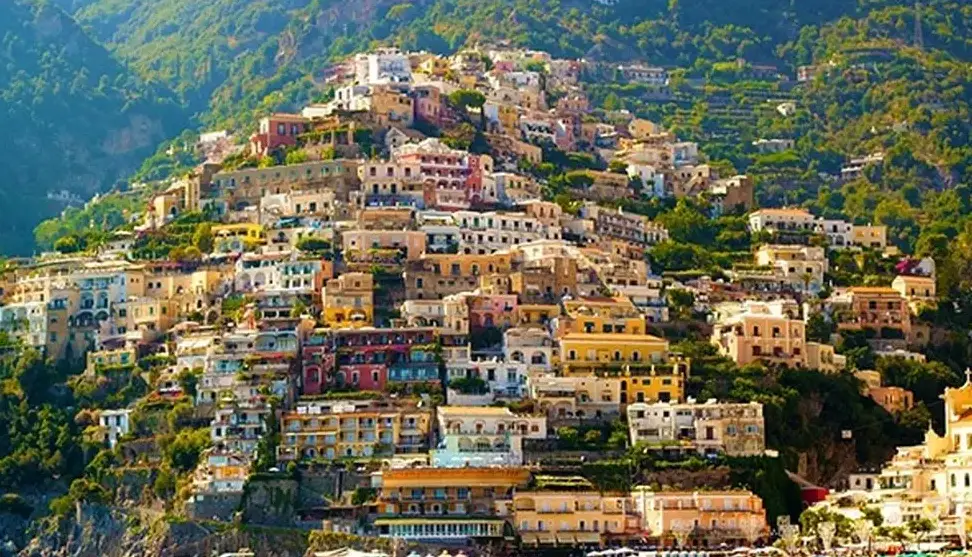 پیتیگلیانو یک شهر باستانی در ایتالیا