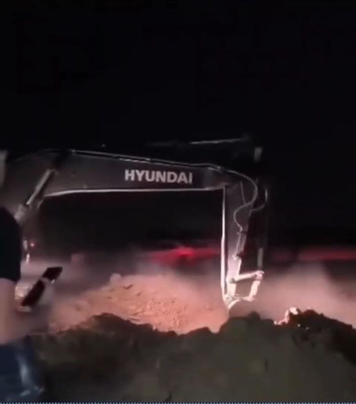 معمای رازآلود خودروی دفن شده در اهواز