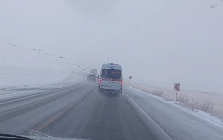 ویدئویی از بارش برف پاییزی در بخش سارال دیواندره