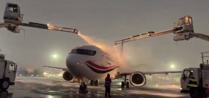 وضعیت فرودگاه مشهد بعد از بارش برف سنگین