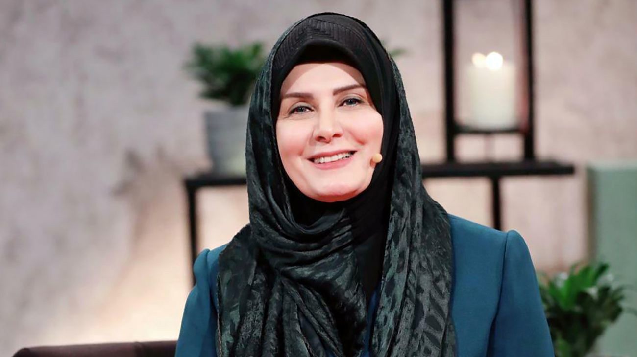 تصویری از دورهمی گیتی خامنه و چند مجری زن صداوسیما