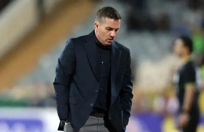 دلیل پوشیدن لباس مشکی توسط سرمربی پرسپولیس