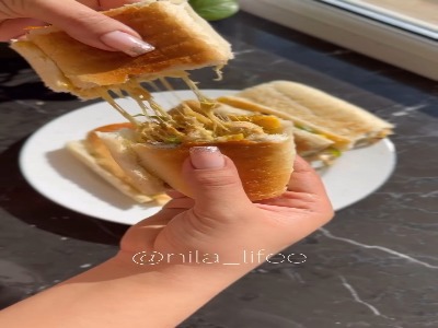 ساندویچ مرغ پنیری آسون و خوشمزه!