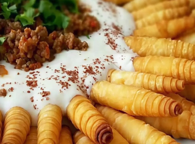 طرز تهیه کوزالاک مانتی؛ غذای ترکیه‌ای خاص و مجلسی