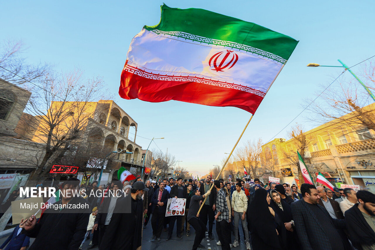 اجتماع مردم تهران در محکومیت اقدامات اغتشاشگران/ ساعت ۱۴، میدان انقلاب