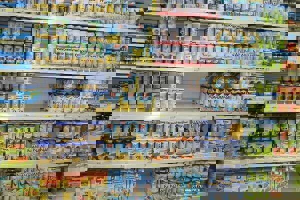 داروخانه های شبانه روزی در اولویت توزیع شیرخشک