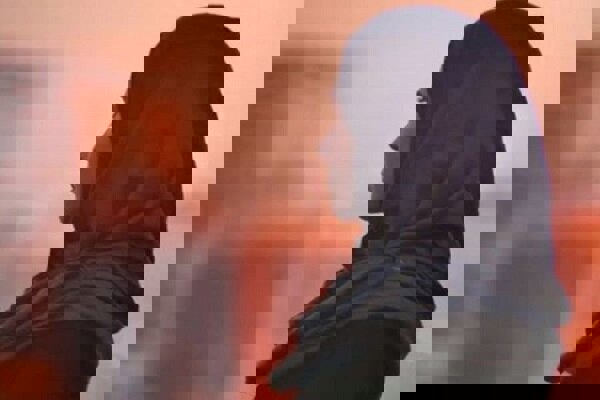 اغتشاشات و ناامنی چگونه فشار زندگی را بر زنان بیشتر می‌کند؟