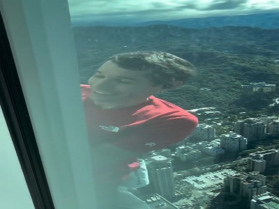 ویدئویی از برج‌نوردی خطرناک در طبقه ۸۹