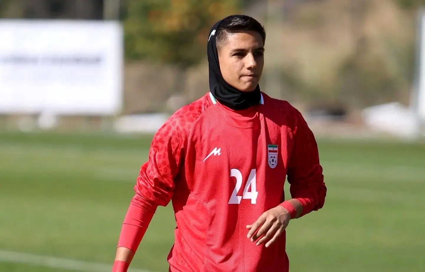 کناره‌گیری زهرا علیزاده از تیم ملی فوتبال زنان؛ ایستادن کنار مردم از هر چیزی مهم‌تر است/ عکس